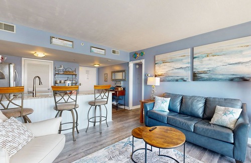 Myrtle Beach Condo | Oceanfront 19th-floor condo with 2 balconies, pools, hot tubs, gym & sauna