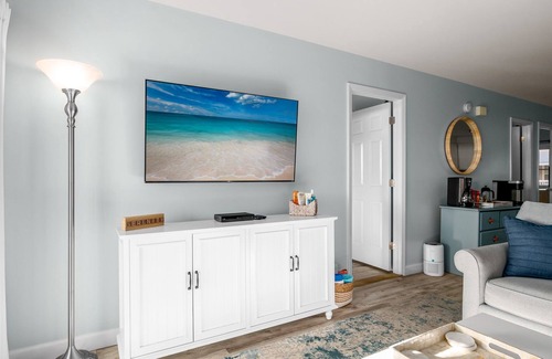 North Carolina Coast Condo | Oceanfront! 2 King Beds! Beach Gear! Walk to Boardwalk!