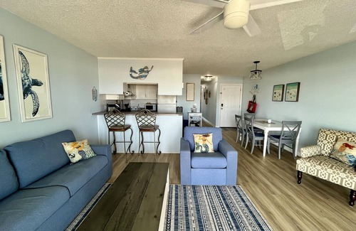 North Carolina Coast Condo | 🧜‍♀️Oceanfront 2BR 2Bath condo, private beach access, perfect location!🧜‍♀️