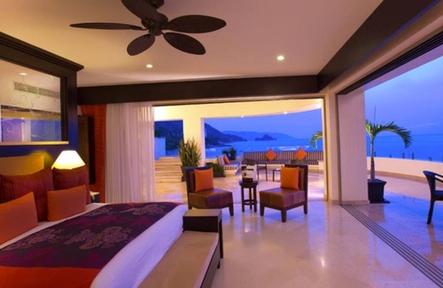 Amapas Resort | Oceanfront 3BR Penthouse, 5 Star Garza Blanca Gated Resort, Dec 13-20 and more!