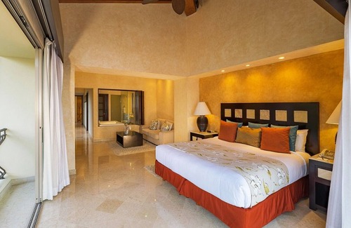 Amapas Resort | Oceanfront 3BR Penthouse, 5 Star Garza Blanca Gated Resort, Dec 13-20 and more!