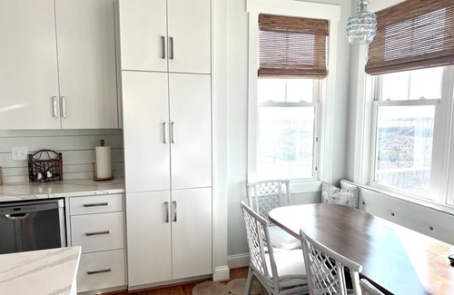 Atlantic Beach Cottage | Oceanfront 4 bedroom/3 bath house in heart of Atlantic Beach ~ AUGUST WEEKS !