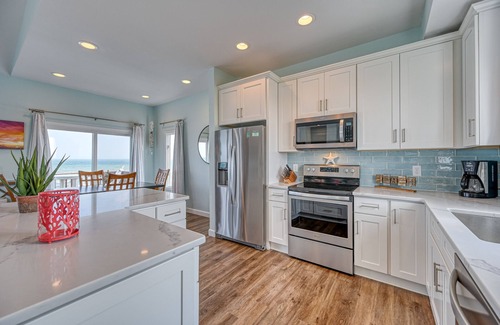 Surf City House | Oceanfront 4BD/4BA - BEST VIEWS on Topsail Island; Inc. linens & towels