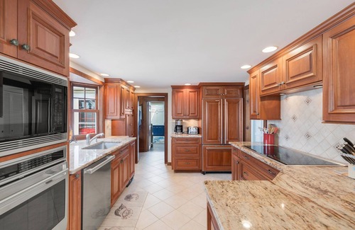 Dennis Port House | Oceanfront 5 bedroom home sleeping 10-Stunning views