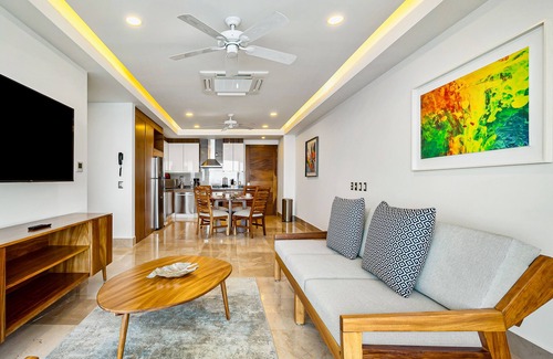 Mismaloya Condo | Oceanfront, 8th-floor condo with pool, pool spa & large balcony