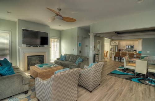 Wilmington Beach House | Oceanfront 9 bdrms with pool and hot tub