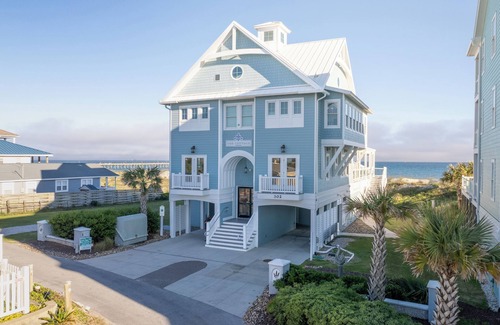 Atlantic Beach Cottage | Oceanfront available for the holidays! Private Beach Access