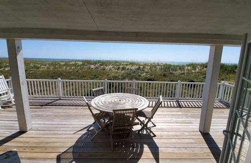 South Beach House | Oceanfront beach house on Bald Head Island with stunning views - sleeps 10!
