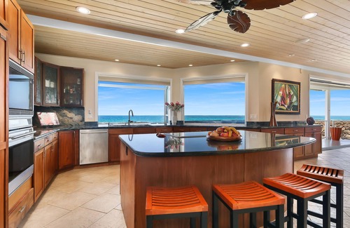 Kailua-Kona House | OCEANFRONT BEACH HOUSE WITH SUNSET VIEWS AND PRIVATE POOL