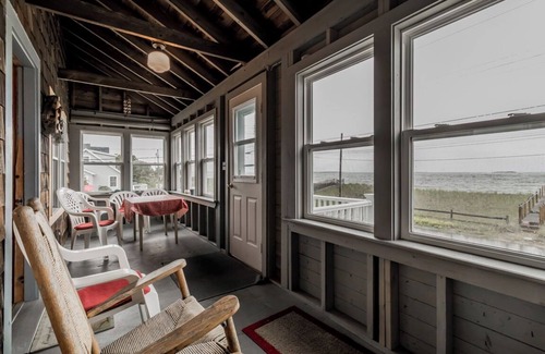 Southern Coast Cottage | Oceanfront bliss in this large and accommodating oceanfront property, with picturesque views!