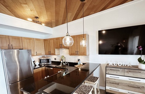 Kahana Condo | Oceanfront Bliss- Boutique Hideaway- Pohailani 212-Special Low Rates-Book Now