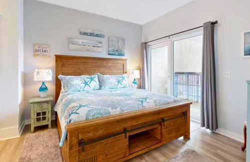 Rockaway Beach House | Oceanfront Bliss King Suite & Pet-friendly Stay