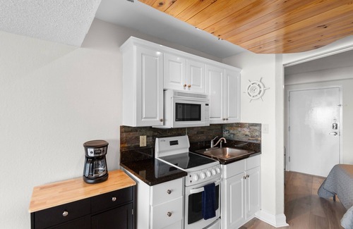 Myrtle Beach Condo | Oceanfront Bliss @ St Clements - Sleeps 4- Pool