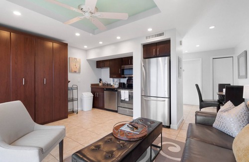 Longboat Key Hotel | Oceanfront Bliss - The Beach on Longboat Key #106 Resort by RVA