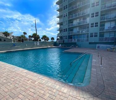 East Daytona Apartment | Oceanfront building with studio