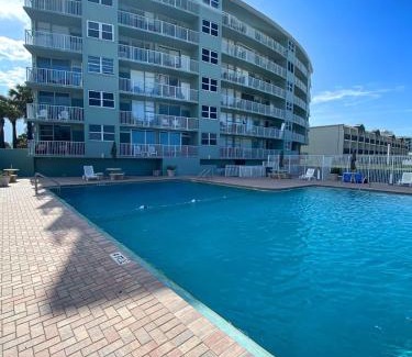 East Daytona Apartment | Oceanfront building with studio