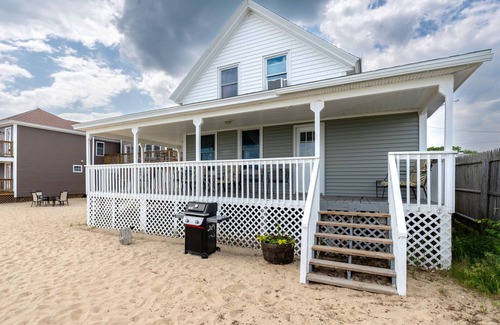 Old Orchard Beach Cottage | Oceanfront Cottage 3