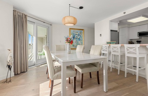 Old Orchard Beach Condo | Oceanfront Corner Condo with Panoramic Old Orchard Beach Views: 30-Day Minimum