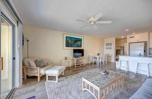 Surf City Condo | Oceanfront Complex with Pool