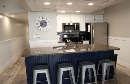 Panama City Beach Condo | Oceanfront condo overlooking the white sandy beach at Edgewater Tower III