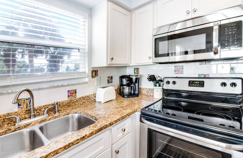 Seagrove Beach Condo | Oceanfront condo w/pool access, washer/dryer, central AC, and ocean view