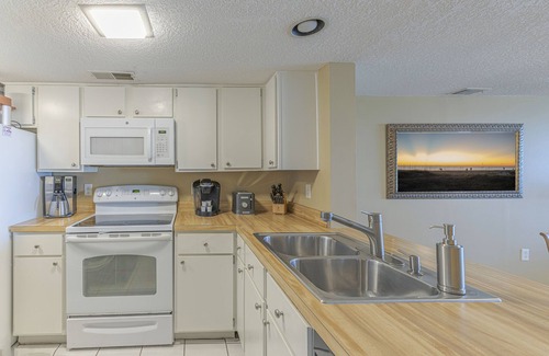 Amelia City Condo | Oceanfront Condo, 2 King Master Suites, WiFi, HDTV, Pools, Tennis, Gated Resort