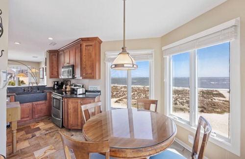 Isle of Palms Condo | Oceanfront Condo in WILD DUNES! Fully Renovated with Rooftop Balcony!