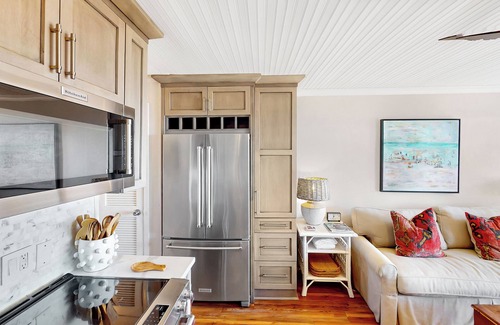 Isle of Palms Condo | Oceanfront Condo with Private Balcony!