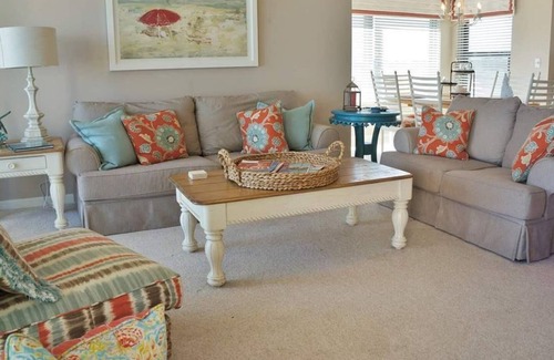 Litchfield by the Sea Condo | Oceanfront condo at Litchfield By the Sea with access to community pool and tennis courts.
