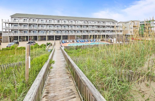 Hatteras Condo | Oceanfront Condo w/Private Balcony, Resort Pool, Hot Tub, Elevator, Clubhouse