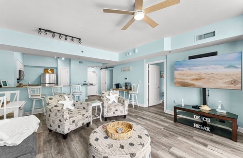 Panama City Beach Condo | Oceanfront condo with scenic balcony! 1/2 Sleeps 6