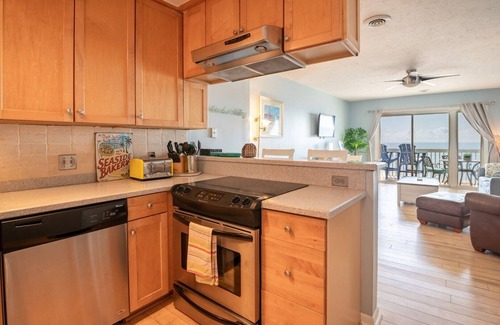 Kure Beach Condo | Oceanfront Condo with 3+ Pools - Ocean Dunes 903