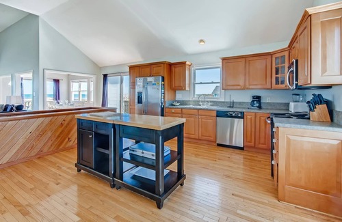 Waves House | Oceanfront Dog Friendly Home w/Hot Tub, Game/Media Rooms, and Champagne Views!