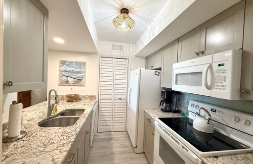 Seabrook Island Villa | Oceanfront dream villa. Steps to beach. Club access.