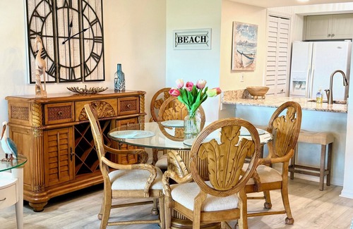 Seabrook Island Villa | Oceanfront dream villa. Steps to beach. Club access.