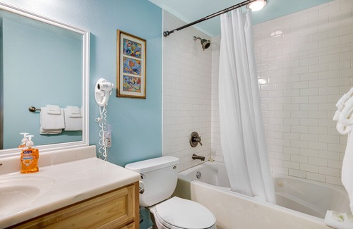 Seaside Condo | Oceanfront getaway with amazing views & beach access - close to everything
