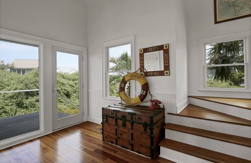 South Beach House | Oceanfront, great for families with children, BHI
