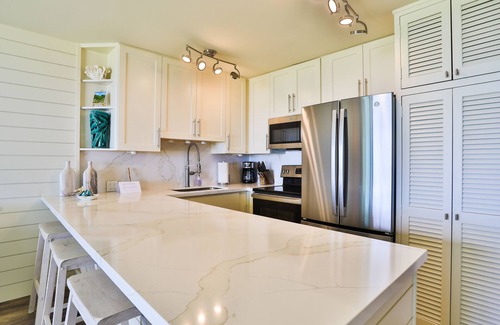 Kihei Condo | Oceanfront, Hale Kai O Kihei, incredible sunsets, King bed, AC, remodeled 2023