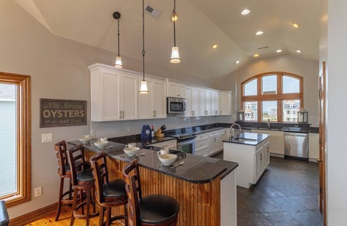 Hatteras House | Oceanfront Hatteras home w/countless amenities & panoramic views!