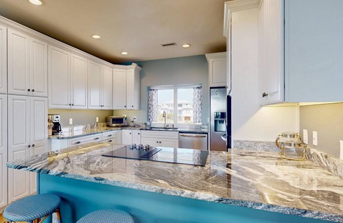 West Beach House | Oceanfront Home, Stunning Sunsets, 3 Owner Suites, Club w/Golf, Large Oceanview Deck, Dog Friendly