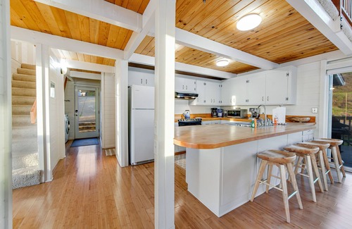 Gualala House | Oceanfront home close to town w/stunning views, WiFi, & fireplace - 1 dog OK