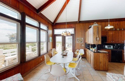 Edisto Island House | Oceanfront home with beach access, great ocean view, deck, screened porch, WiFi