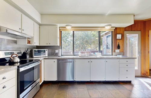 Sea Ranch House | Oceanfront Home with Private Hot Tub & Deck, Beach Access & Shared Pools/Tennis