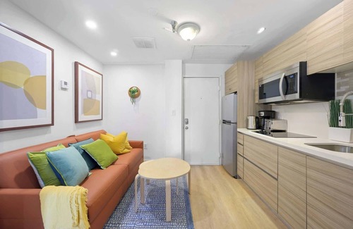 Flamingo/Lummus Apartment | Oceanfront Junior 2BR APT on Ocean Drive