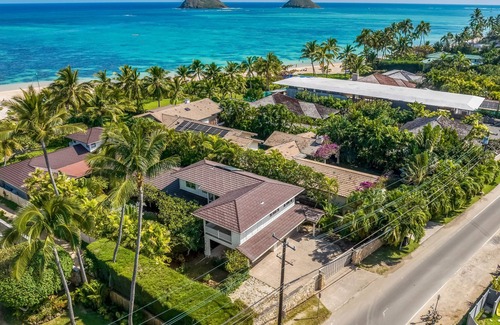 Lanikai Villa | Oceanfront Luxury Home w/Hot Tub, A/C & Views of Lanikai Beach: Na Makana Villa