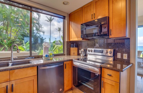 Napili Condo | Oceanfront Luxury Villa | Sweeping 180° Views - Walk to Beach