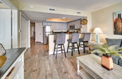Downtown Myrtle Beach Condo | Oceanfront Myrtle Beach Condo w/Pools & Hot Tubs