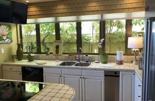 Diamond Head - Kapahulu - St. Louis House | Oceanfront Oahu Secret Gem