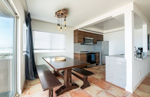 Mission Beach Apartment | Oceanfront Oasis: Step from Your Door to the Sand in San Diego