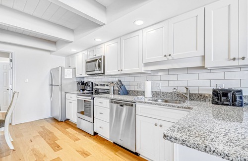 Midtown Ocean City House | Oceanfront Ocean Colony Townhouse w/2 Balconies, W/D, AC, WiFi, Shared Pool